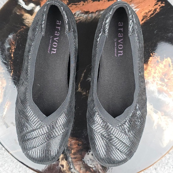 Aravon by New Balance Pasty -ARBlack Leather Lizard Print Elastic Slip On 6.5D - Picture 4 of 8